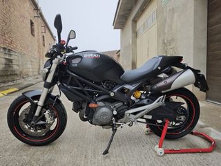 Ducati Monster 696+ ABS