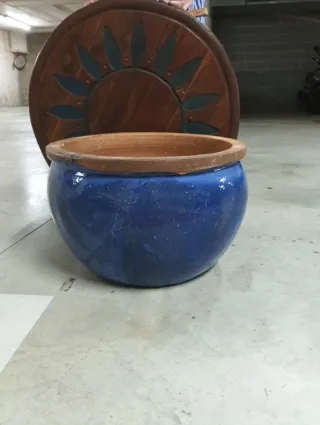 Mesa redonda rústica de madera