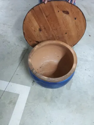 Mesa redonda rústica de madera