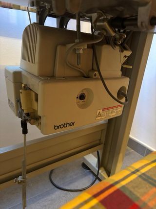 Máquina coser industrial Brother Automática