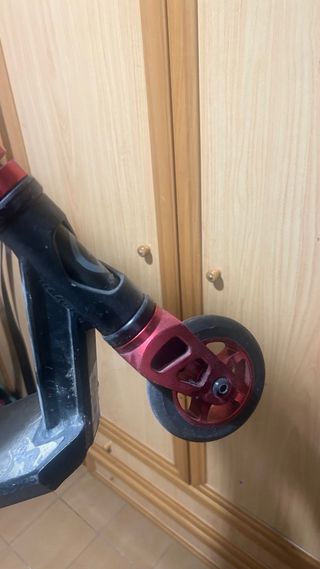 Patín Freestyle Negro y Rojo