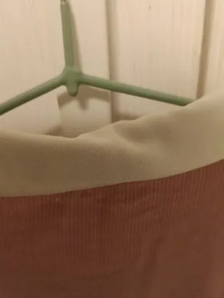 Camisa rosa con cuello Peter Pan