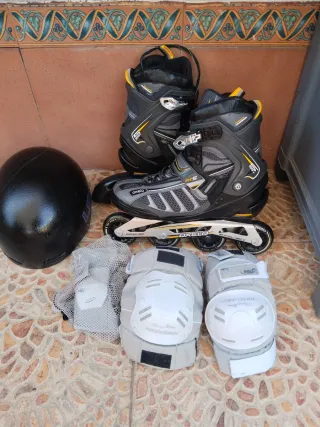 Patines en línea, casco y protecciones