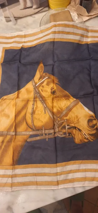 Foulard con stampa cavallo 45x45