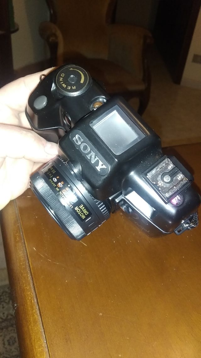 Sony Royal 35mm + flash TTL