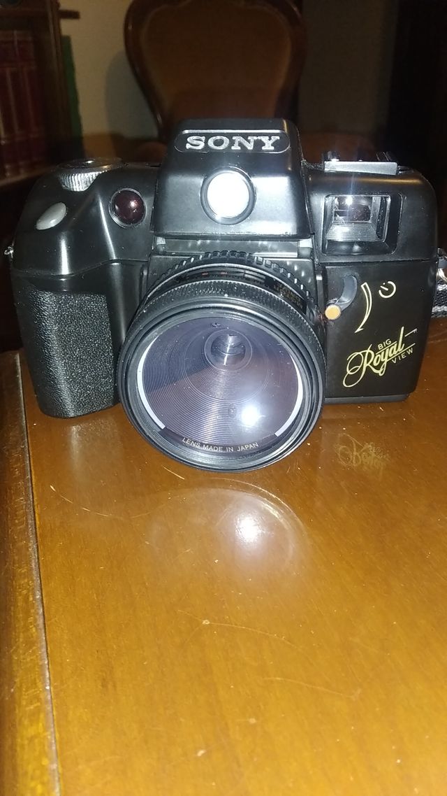 Sony Royal 35mm + flash TTL