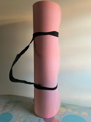 Esterilla Yoga Rosa con Correa Negra