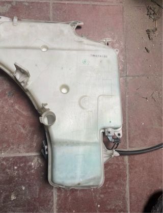 Botella agua limpiaparabrisas BMW serie 3 E90-E93