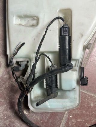 Botella agua limpiaparabrisas BMW serie 3 E90-E93