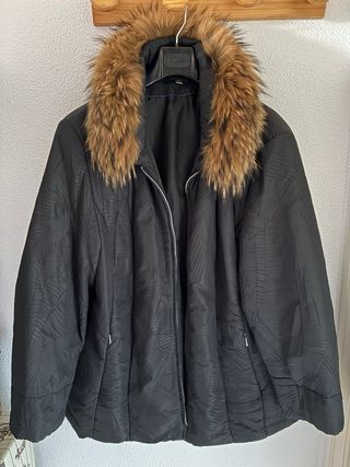 Cazadora acolchada El Corte Inglés cuello piel