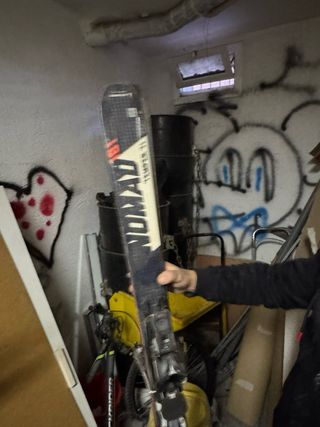 Esquís Atomic Nomad 181 con fijaciones