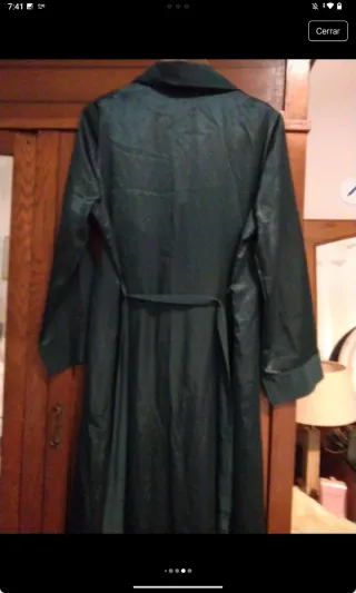 Conjunto de bata y camisón verde satinada largo