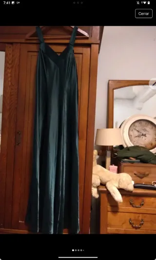 Conjunto de bata y camisón verde satinada largo