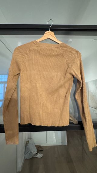 Jersey Zara canalé botones dorados