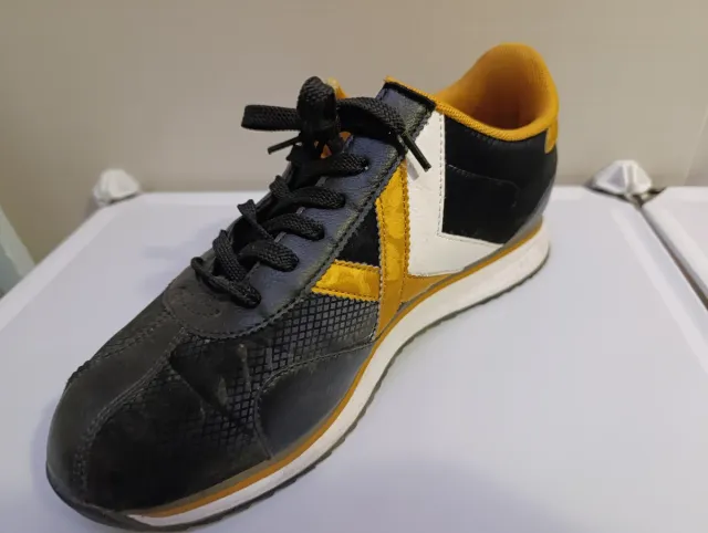 Zapatillas Munich Negras y Amarillas