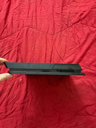 PS4 Slim 500GB + 2 Joypad + 4 Giochi