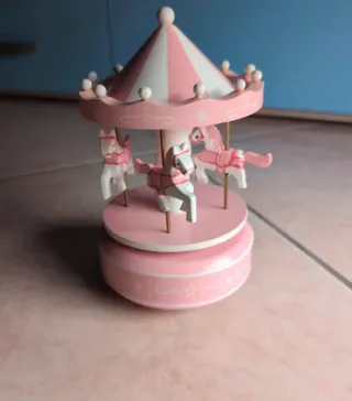 Carillon musicale giostra cavallini rosa