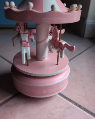 Carillon musicale giostra cavallini rosa