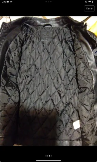 Cazadora de piel negra