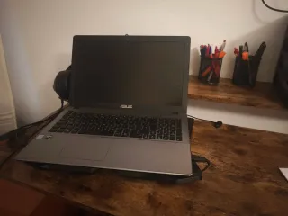 Portátil ASUS i7 + Maletín y Enfriador