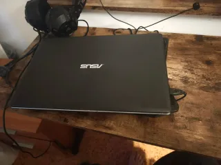 Portátil ASUS i7 + Maletín y Enfriador