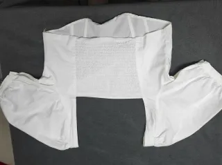 Blusa blanca escote cuadrado