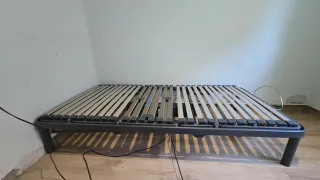 Cama articulada metálica y de madera