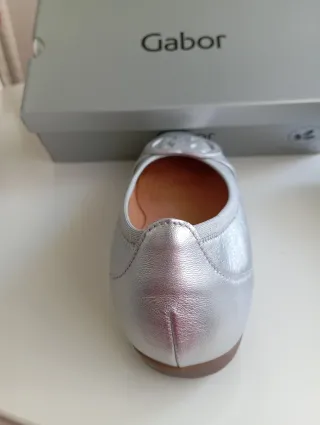 Zapatos planos Gabor piel plateados talla 40