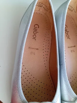 Zapatos planos Gabor piel plateados talla 40
