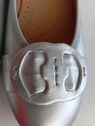 Zapatos planos Gabor piel plateados talla 40
