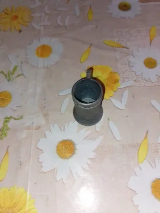 Piccolo boccale in peltro