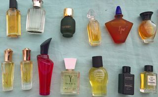 28 Miniature Profumi in Flacone Collezione