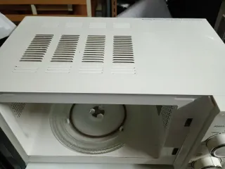 Microondas ONWA blanco