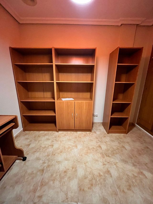 Estante de madeira modular