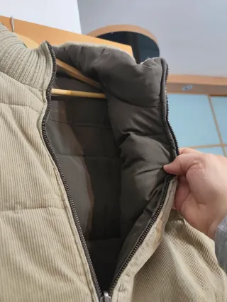 Chaqueta acolchada beige/gris