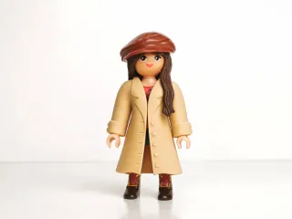 Chica con gabardina de Playmobil