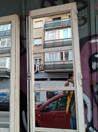 Puertas antiguas de madera con espejo