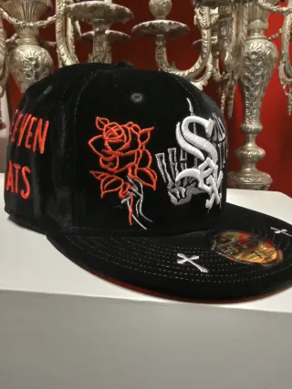 Gorra New Era 59Fifty Negra y Roja Talla 7.1/2