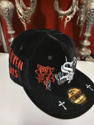 Gorra New Era 59Fifty Negra y Roja Talla 7.1/2