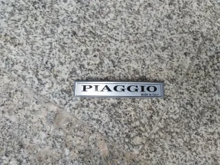 Piaggio Made in Italy Emblema