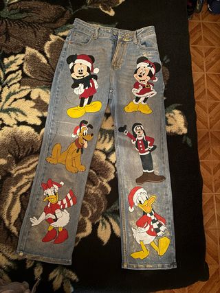 Pantalones vaqueros con personajes Disney