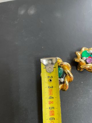 Pendientes antiguos dorados con piedras