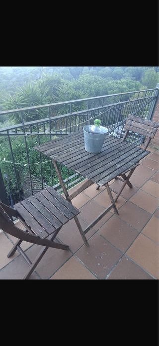 Conjunto mesa y 2 sillas madera plegables