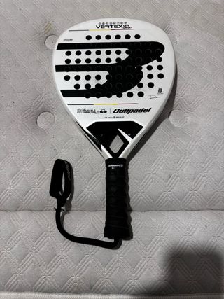 Bullpadel Vertex 04 Confort Ed. Especial Brusels