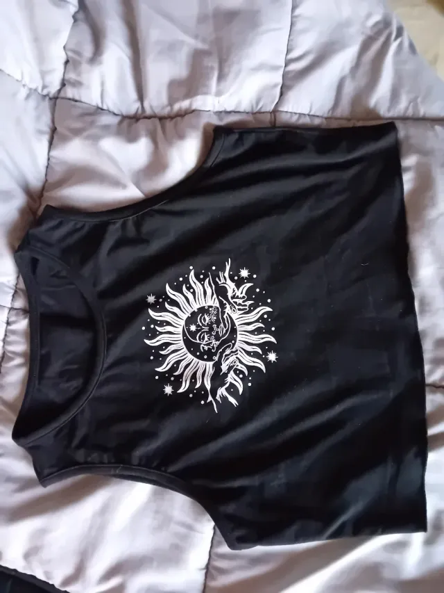 Top de rayas blanco y negro