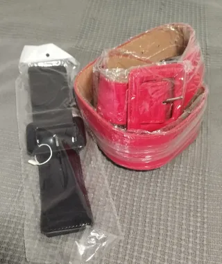 Cinturones charol negro y rojo