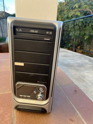 Ordenador sobremesa ASUS + Pantalla LG + Altavoces