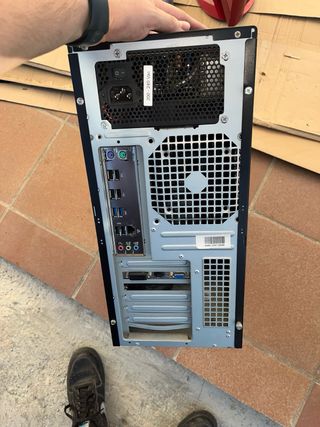 Ordenador sobremesa ASUS + Pantalla LG + Altavoces