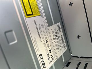 Ordenador sobremesa ASUS + Pantalla LG + Altavoces