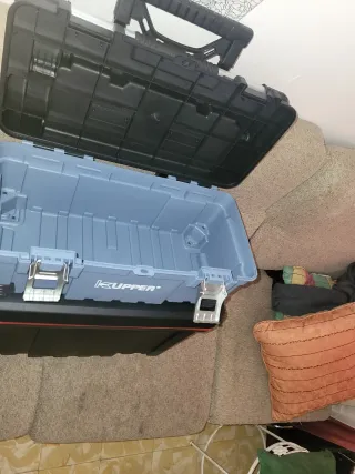 Caja de herramientas con ruedas